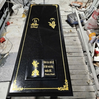 Khắc bia mộ đá hoa cương tại Bình Dương bằng máy Laser CNC